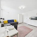 Superapart Obywatelska 42 - Near Pkp Ursus Polnocny Apartman Varsó