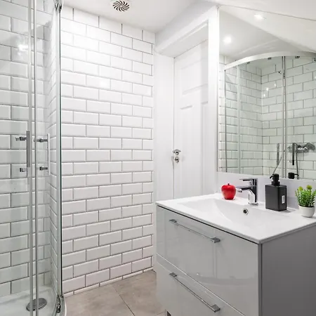 Superapart Obywatelska 42 * Varşova